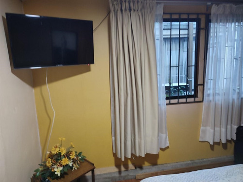 Casa En Los Fresnos, 3d, 2b Con Excelente Distribución