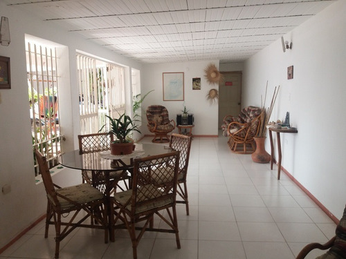 Imagen 4 de 10 de Amplia Casa En Alquiler