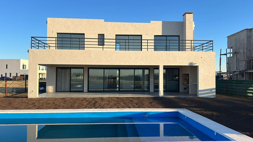 Casa En Venta En Riberas, Puertos, Escobar