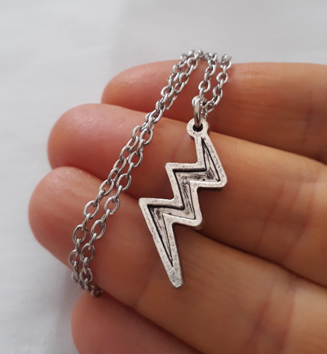 Collar Metal Plateado Dije Trueno Rayo Cicatriz Harry Potter