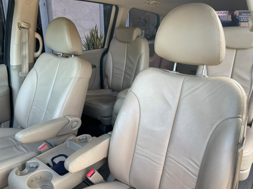 Imagem 8 de 12 de Kia Carnival Ex 3.5 V6
