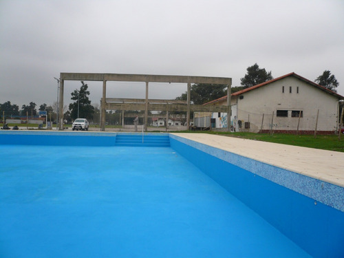 Imagen 6 de 10 de Pintura Piscinas Y Piletas Celeste Por 4 Litros Rinde 40m2