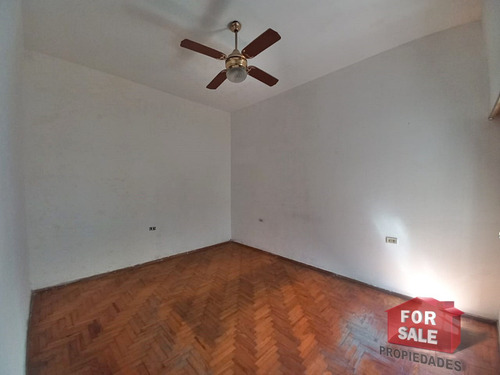 Imagen 10 de 11 de Ph De 2 Ambientes Para Uso Profesional, En Planta Baja.