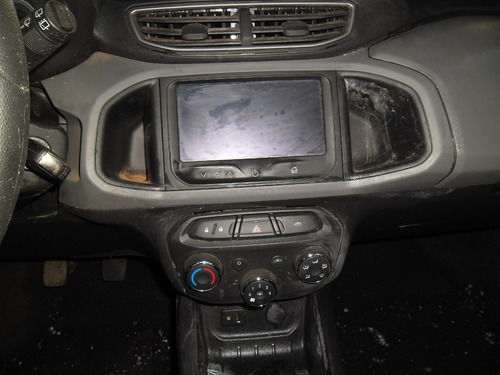 Imagem 7 de 11 de Sucata Onix 1.0 Lt 2014 Pra Tirar Peças Motor Acd Farol Etc