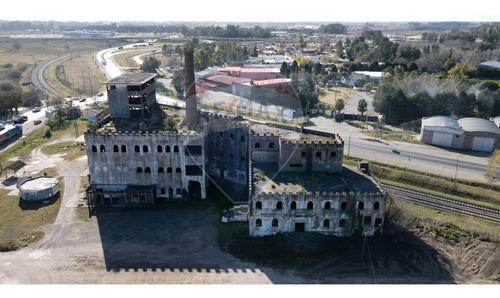 Imagen 24 de 30 de En Venta El Castillo De Cañuelas