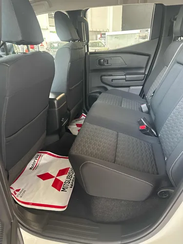 Mitsubishi L200 Glx Plus 2.4 Turbo-diesel. Sp