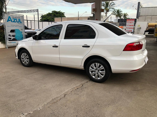 Imagem 2 de 7 de Volkswagen Voyage 1.0 Branco 2018