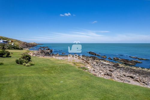 Venta Apartamento En Lomo De La Ballena 3 Dormitorios, Punta Ballena - Ventisquero - Ref : Pbi2921