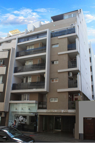 Departamento En Venta De 1 Dormitorio En Alberdi Con Pileta Y Sum.