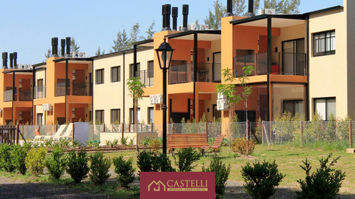 Duplex De 4 Ambientes En Venta En Pilar