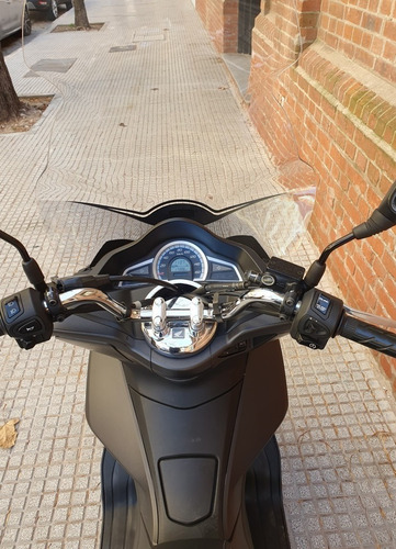 Honda Pcx 150 - Impecable - Con Parabrisas Givi Alto