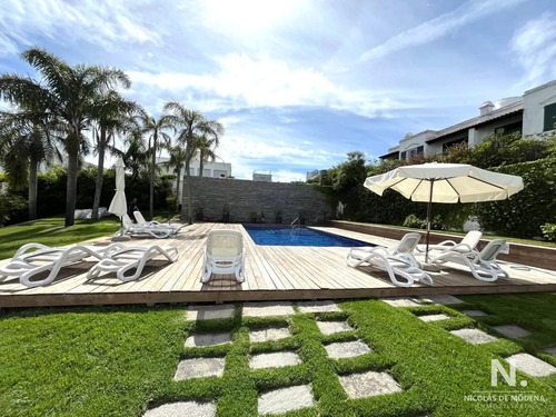En Venta, Apartamento Ideal De 2 Dormitorios En Suite En La Barra