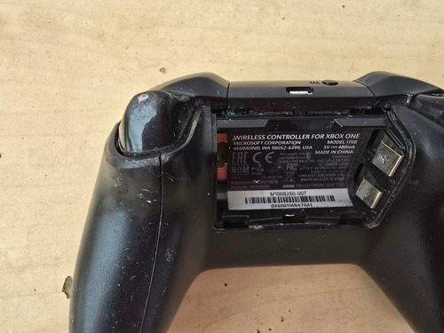 Controlador De Joystick Microsoft Xbox One (Usado)