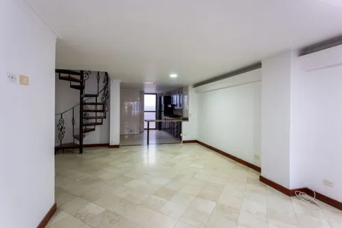 Apartamento En Venta En Conquistadores. Cod V21453