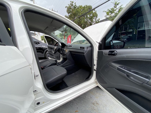 Volkswagen Voyage 1.6 Msi Total Flex 4p