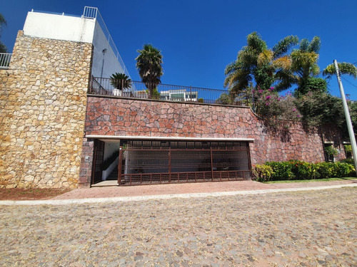 Venta Casa Lindavista Con Enorme Jardín, Alberca Climatizada, Jacuzzi, Palapa Y Totalmente Amueblada Y Equipada En Fracc Rancho San Diego Ixtapan De La Sal Edomex
