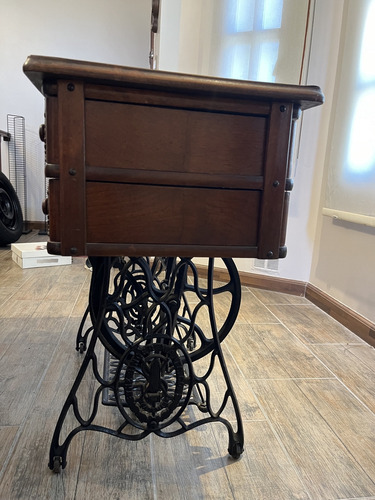 Mueble Con Maquina De Coser Singer Original Muy Buen Estado (Usado)