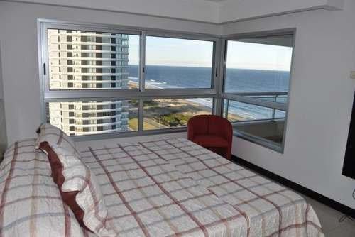 Apartamento En Alquiler Por Temporada De 3 Dormitorios En Pl