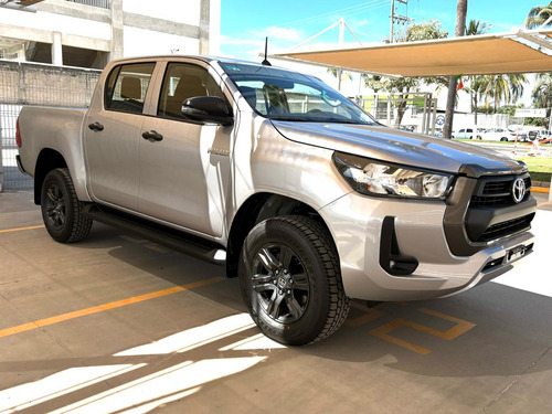Toyota Hilux 2.7 Cabina Doble Sr Mt