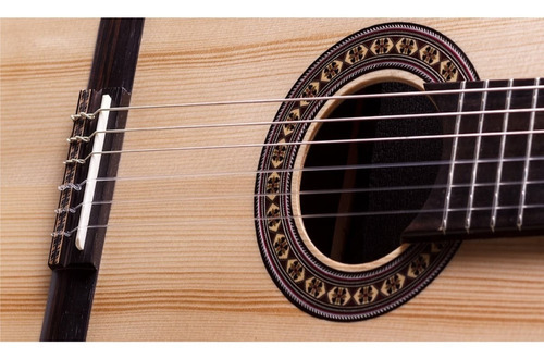 Guitarra de concierto natural electroacústica Rozini Rx-216 Atn