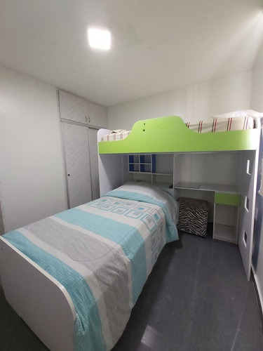 Imagen 4 de 13 de Moderno Apartamento En Alquiler En Lechería. Conj. Res. Costa Guaica