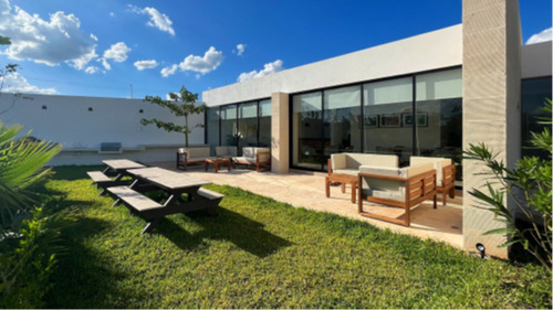 Terreno En Venta En Fiora Residencial Cholul, Yuc. Rtv369