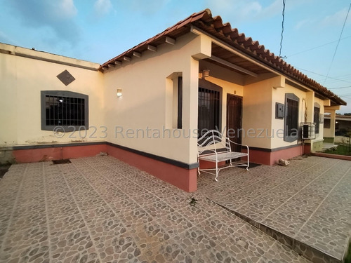 Casa En Venta En La Piedad Norte Cabudare, Lara M C