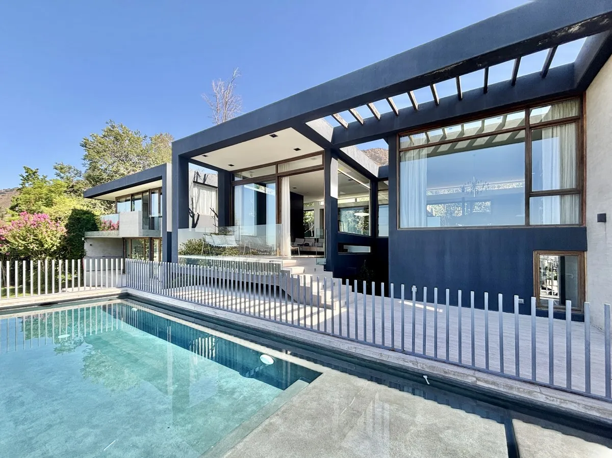 Imagen 1 de 26 de Moderna Y Remodelada Con Gran Vista - Sta María De Manquehue