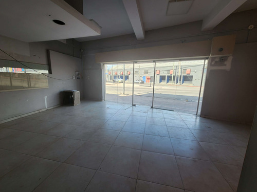Imagen 2 de 9 de Alquiler Residencial America - Local De 120mts Con Frente Vidriado 2 Baños