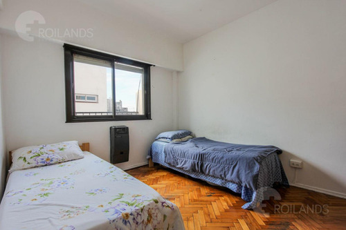 Venta Luminoso 2 Ambientes Con Balcón Corrido En Abasto