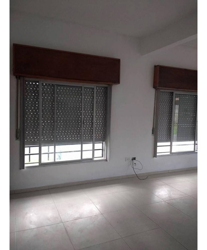 Depto De Dos Ambientes En Planta Baja En Venta