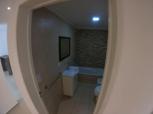 Departamento 3 Ambientes, Ramos Mejia Cochera Cubierta Y Terraza Privada