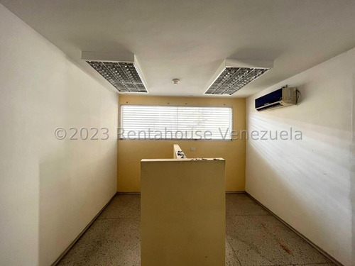 Ana Karina Molleja Alquila Casa Comercial Con Excelente Ubicación En La Zona Oeste Barquisimeto-lara/ Akm