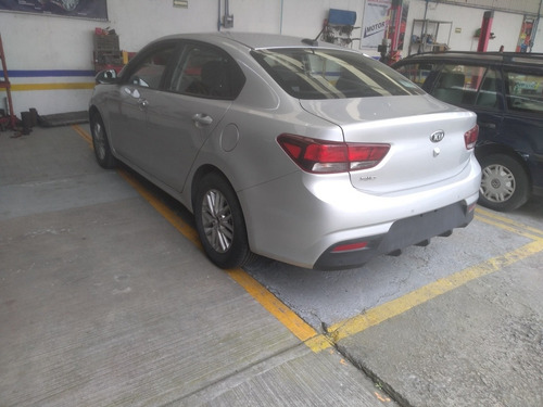 Imagen 3 de 6 de Kia Rio Sedan 2018
