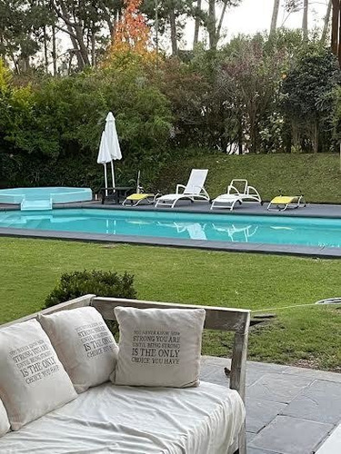 Alquiler Temporada Alta 2023/24 Gran Residencia De 7 Dormitorios En Lugano Con Piscina!!