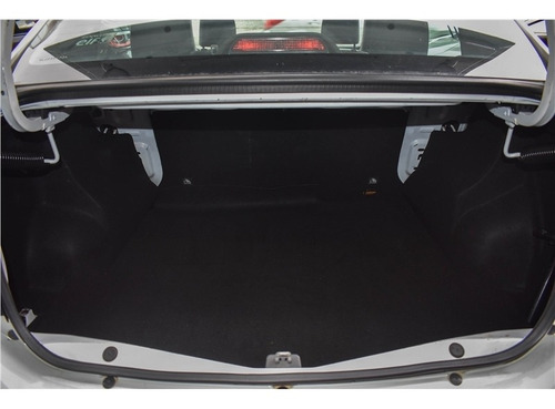 Imagem 11 de 14 de Renault Logan 1.0 12v Sce Flex Zen Manual