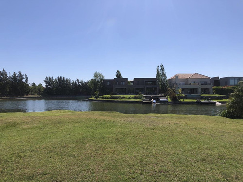 Imagen 2 de 11 de Oportunidad De Venta !!! Excelente Lote Al Agua En El Exclusivo Barrio La Isla - Nordelta -