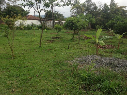 Chácara Com Varanda Em Bairro De Morador - Itanhaém 4340|npc
