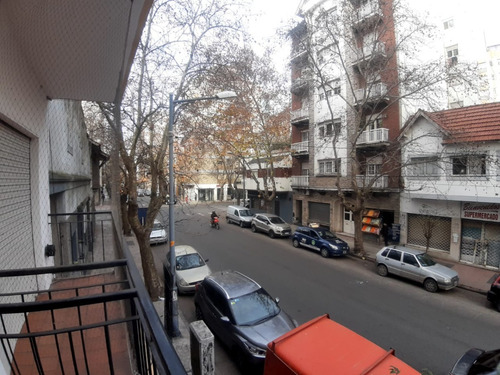 Imagen 7 de 7 de Departamento De 1 Ambiente C/balcon A La Calle En El Centro