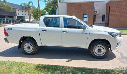 Toyota Hilux 2.4 Cd Dx 150cv 4x4