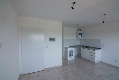 Imagen 12 de 17 de Venta Departamento Moron - Sin Comision - Entrega Inmediata