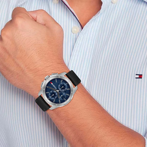 Reloj Tommy Hilfiger Hombre Walker 1710619 Malla Negro Bisel Plateado Fondo Azul