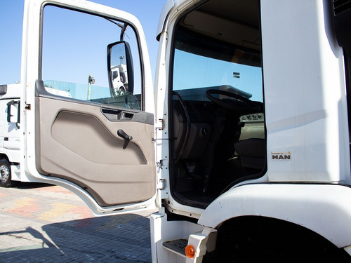 Imagem 9 de 20 de Volkswagen 26280 Manual 6x4 Com Munck Tka 45700 2015 = 2428
