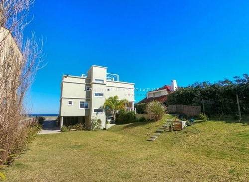 Espectacular Casa Frente Al Mar!!- Ref: 2569