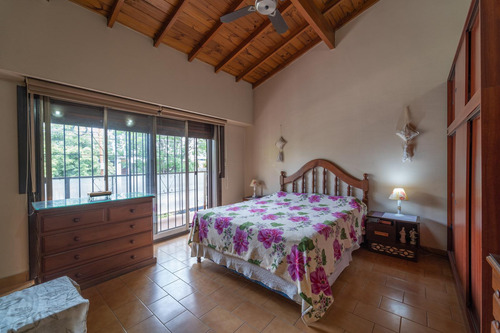Casa De 5 Ambientes Con Patio Y Parrilla