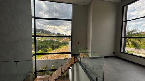 Casa Com Amplo Espaço De Lazer Particular