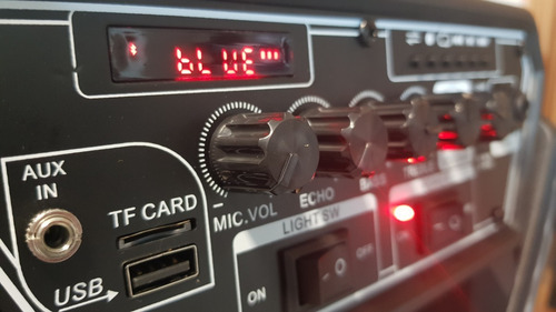 Parlante 12'' Karaoke Portátil Bluetooth Micrófono Inalámb.