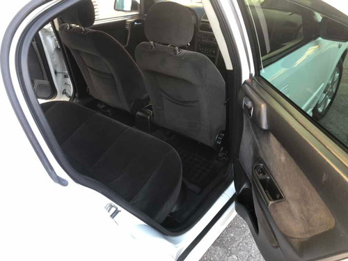 Astra Sedan Advantage 2011 Automatico