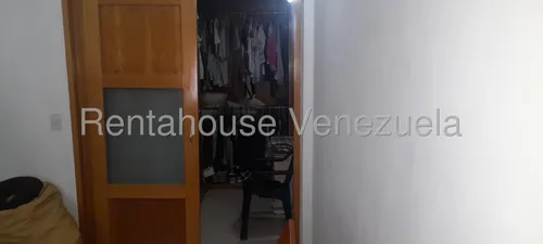 En Venta Casa - Urb. Vista Linda.