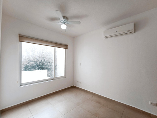 Casa En Venta En Dream Lagoons, Apodaca | 3 Recámaras, Alberca, Gimnasio Y Lago Artificial